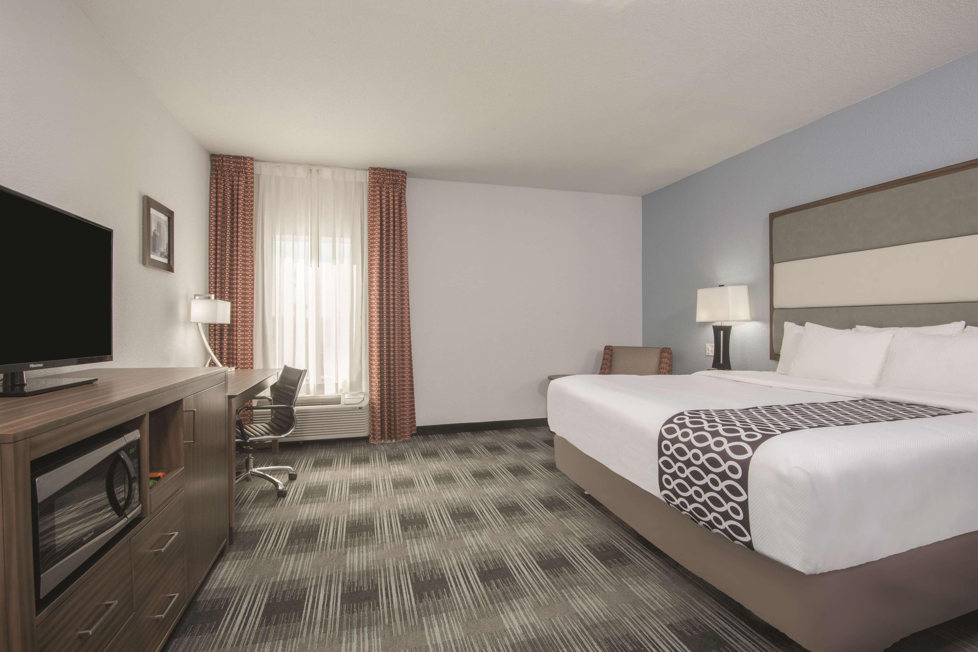 La Quinta By Wyndham Guthrie Hotel Buitenkant foto