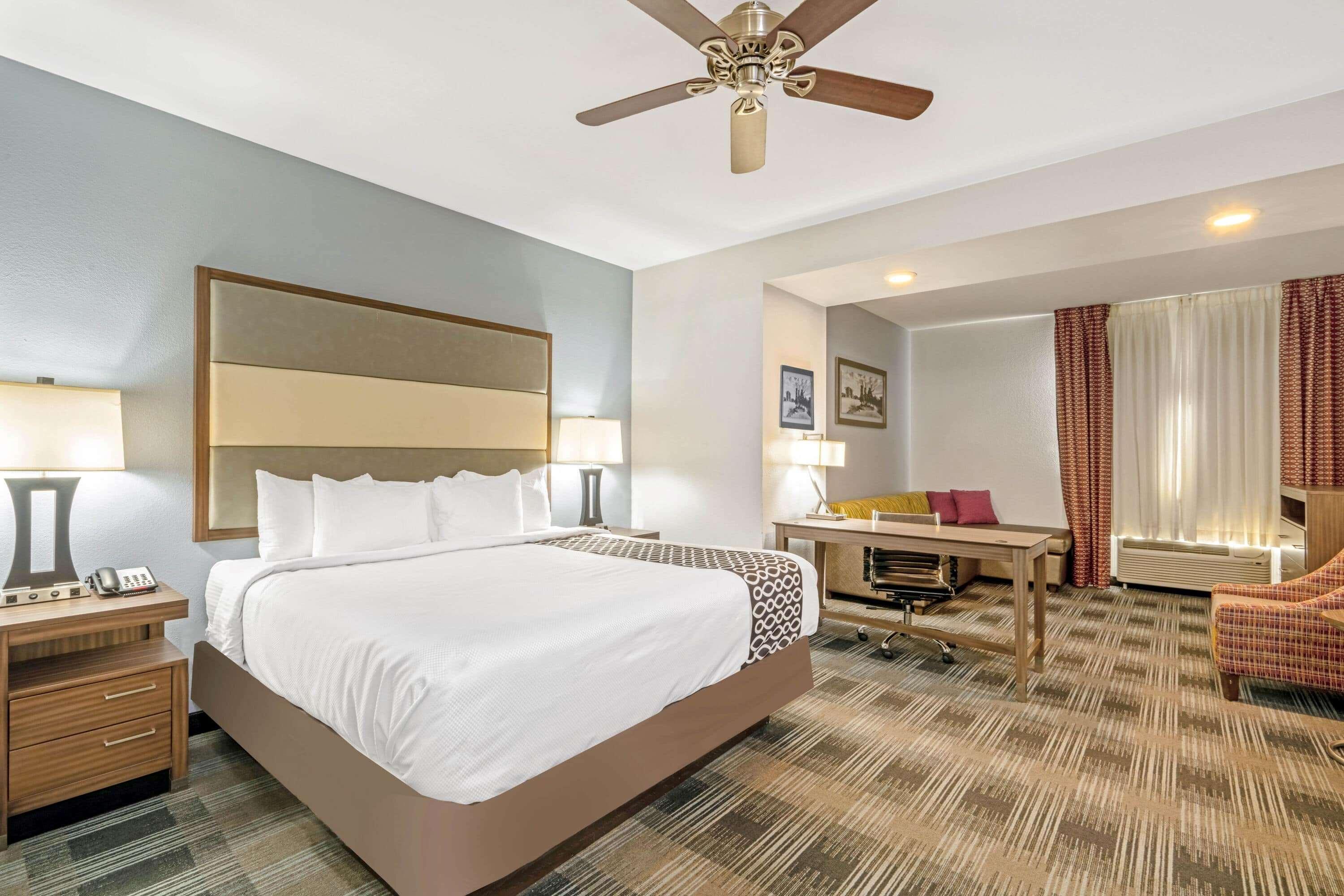 La Quinta By Wyndham Guthrie Hotel Buitenkant foto