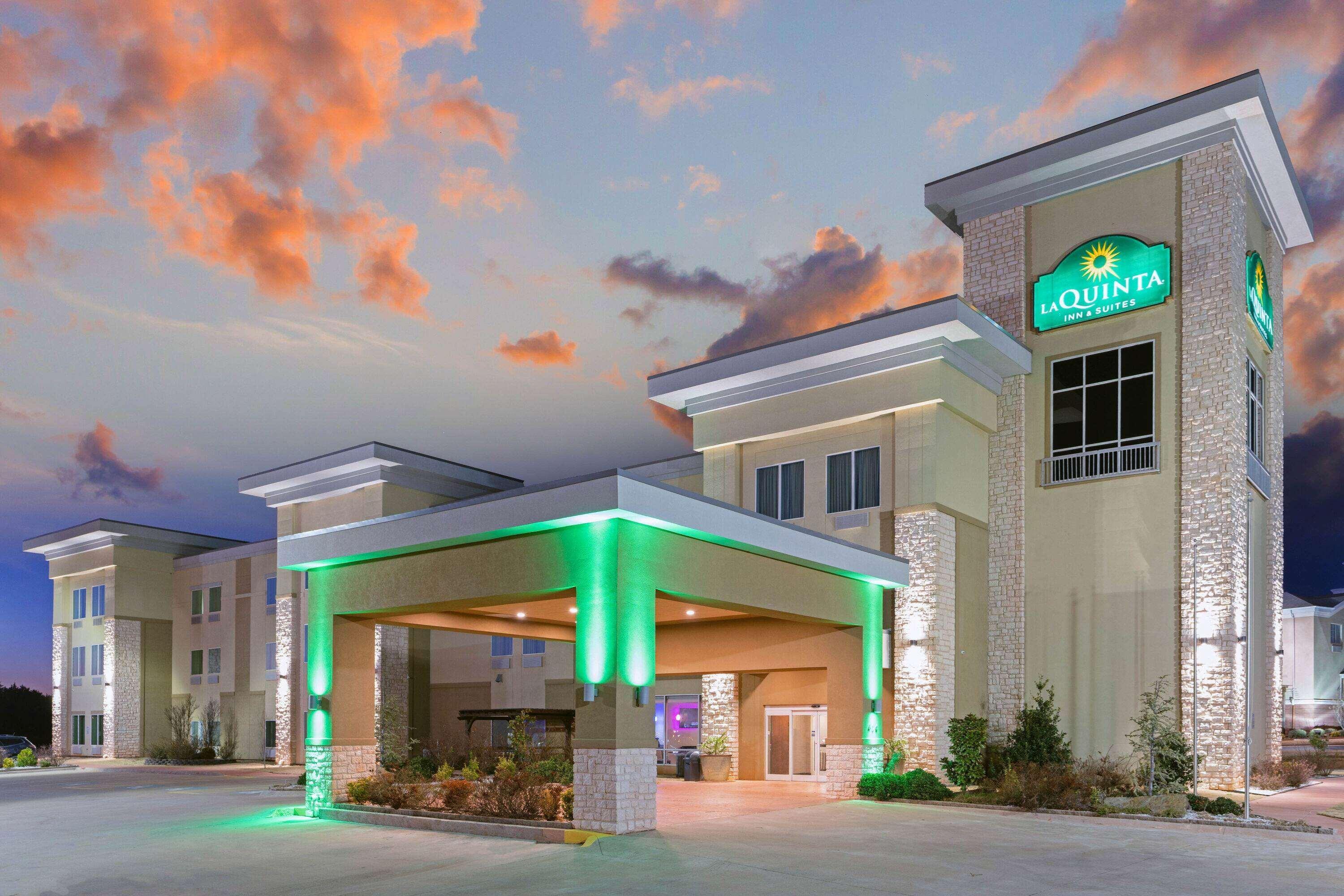 La Quinta By Wyndham Guthrie Hotel Buitenkant foto